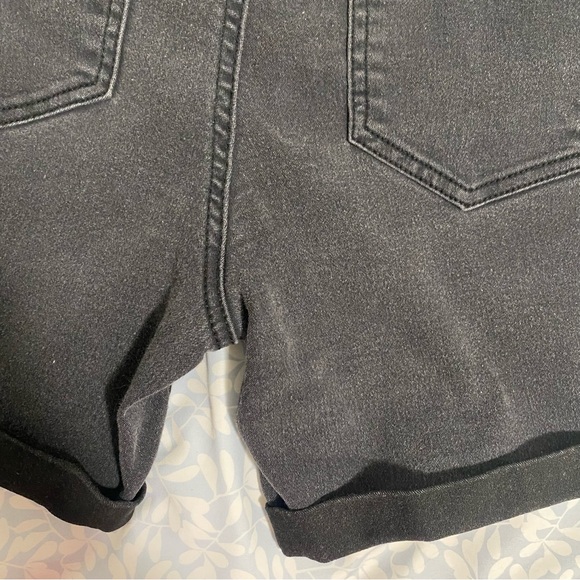 Wallflower Black high waisted shorts size 5 - Picture 6 of 6